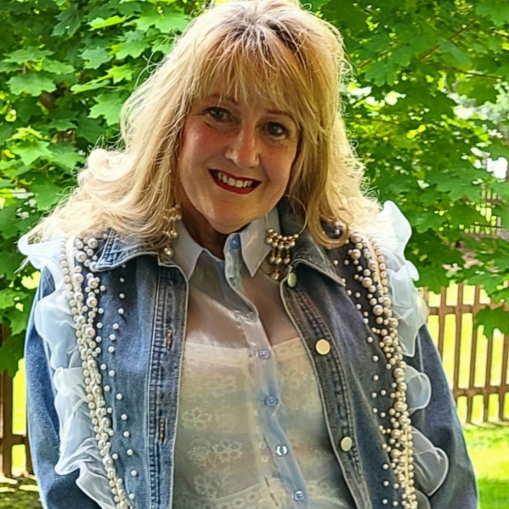 Meet your Posher, Sandie
